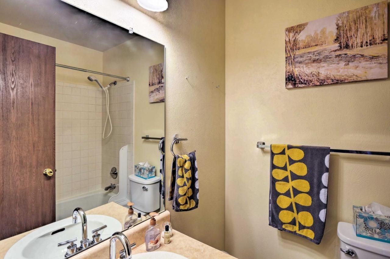 Grand Lake Condo With Balcony - 1 Block To Water! エクステリア 写真